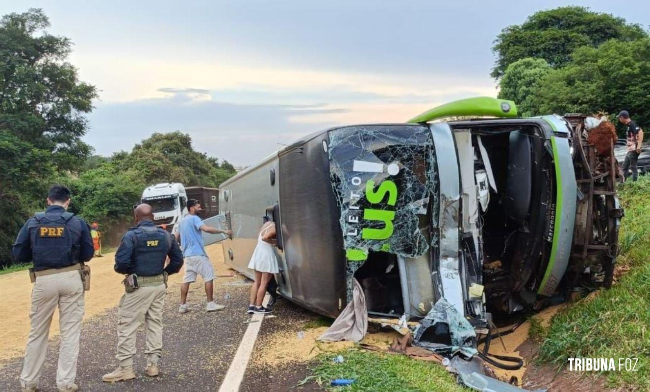 Colisão entre ônibus e carreta deixa feridos e interdita a BR-277 em São Miguel do Iguaçu