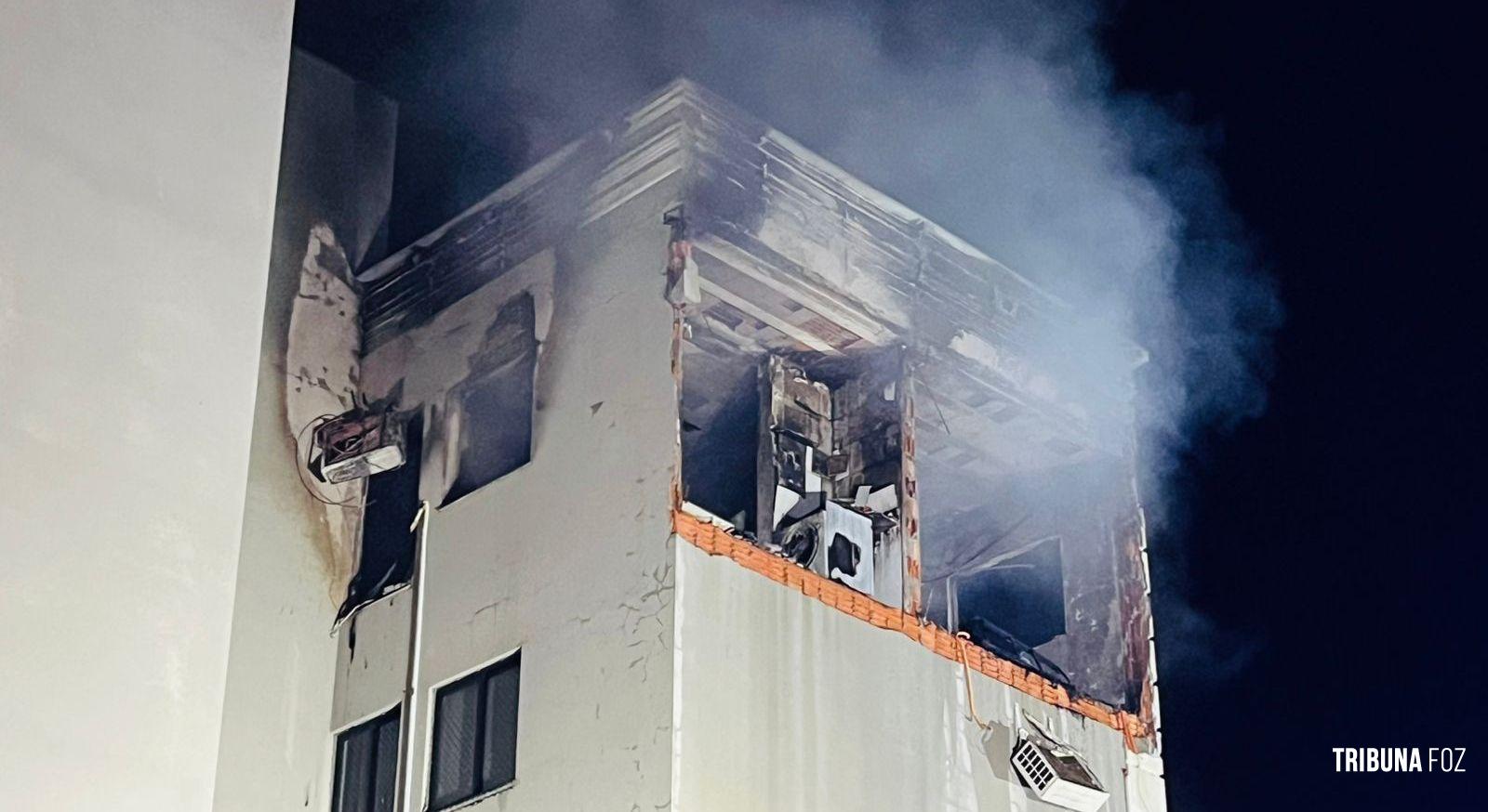 Explosão por vazamento de gás destrói apartamento em condomínio no bairro Vila Yolanda em Foz do Iguaçu