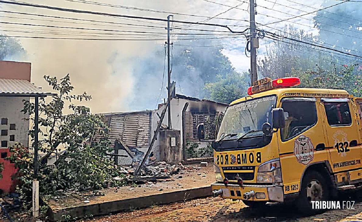 Incêndio devastador destrói casa de idosa no Km 7 em Ciudad del Este