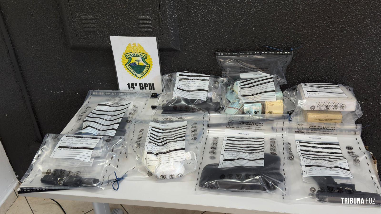 PM cumpre mandados judiciais e apreende arma de fogo, munições e grande quantia em dinheiro em Foz do Iguaçu