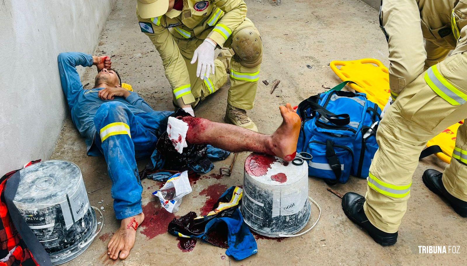 Homem corta a perna com máquina de corte em acidente de trabalho no Jardim das Oliveiras