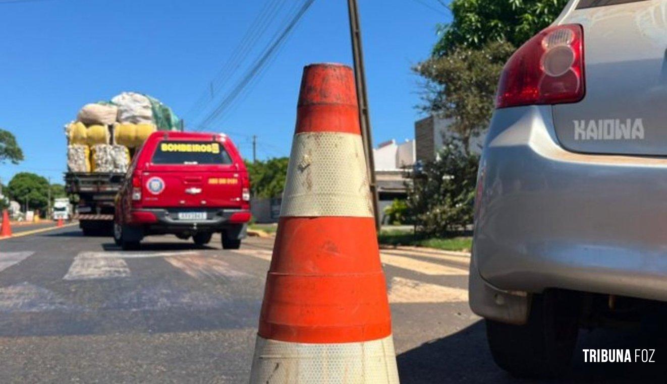 Impacto violento: Carro fica destruído após colisão traseira em Santa Helena