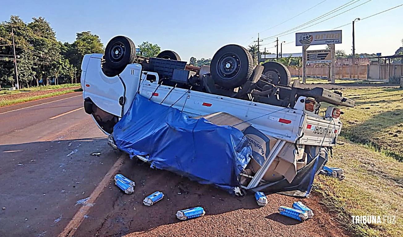 Motorista capota veículo após adormecer ao volante na Rodovia PY-06 no Paraguai