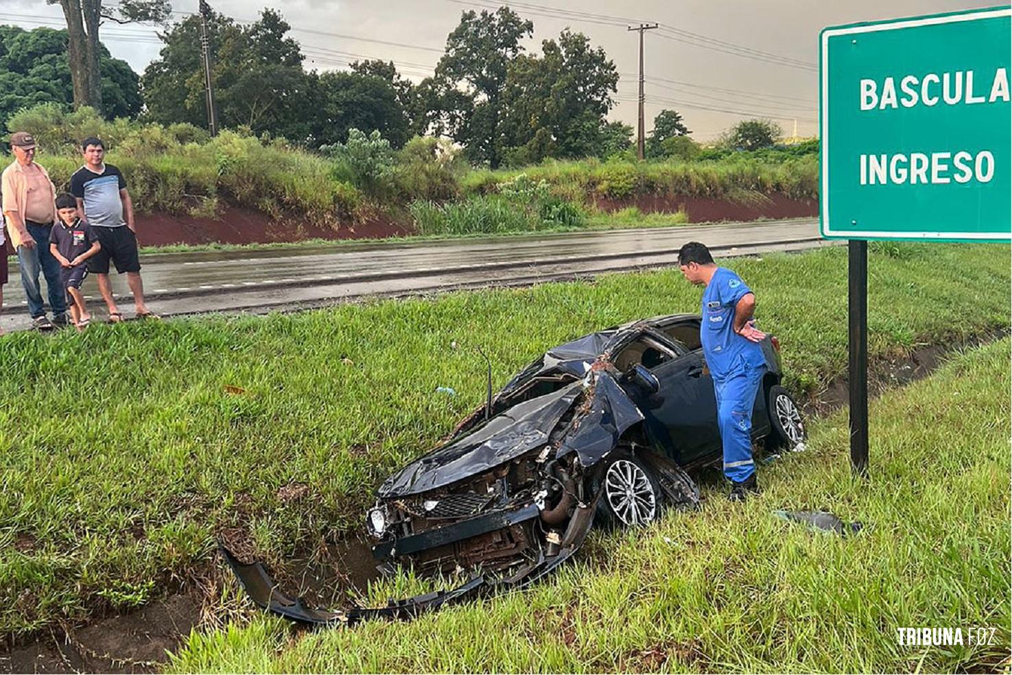 Padre escapa ileso após capotamento de veículo na Rodovia PY02 no Paraguai