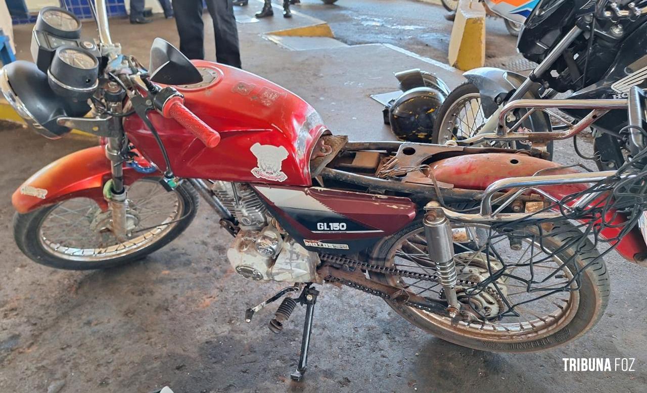 PF e Receita Federal apreendem medicamentos para emagrecimento ocultos em motocicleta na Ponte da Amizade