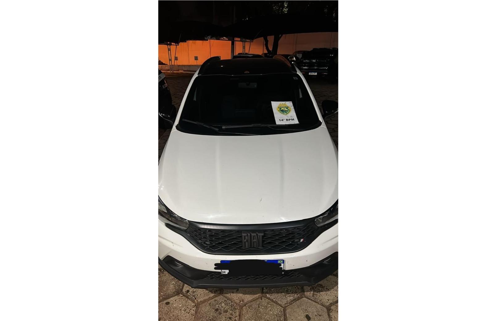 PM prende dois homens e recupera veículo com sinal identificador adulterado em Foz do Iguaçu