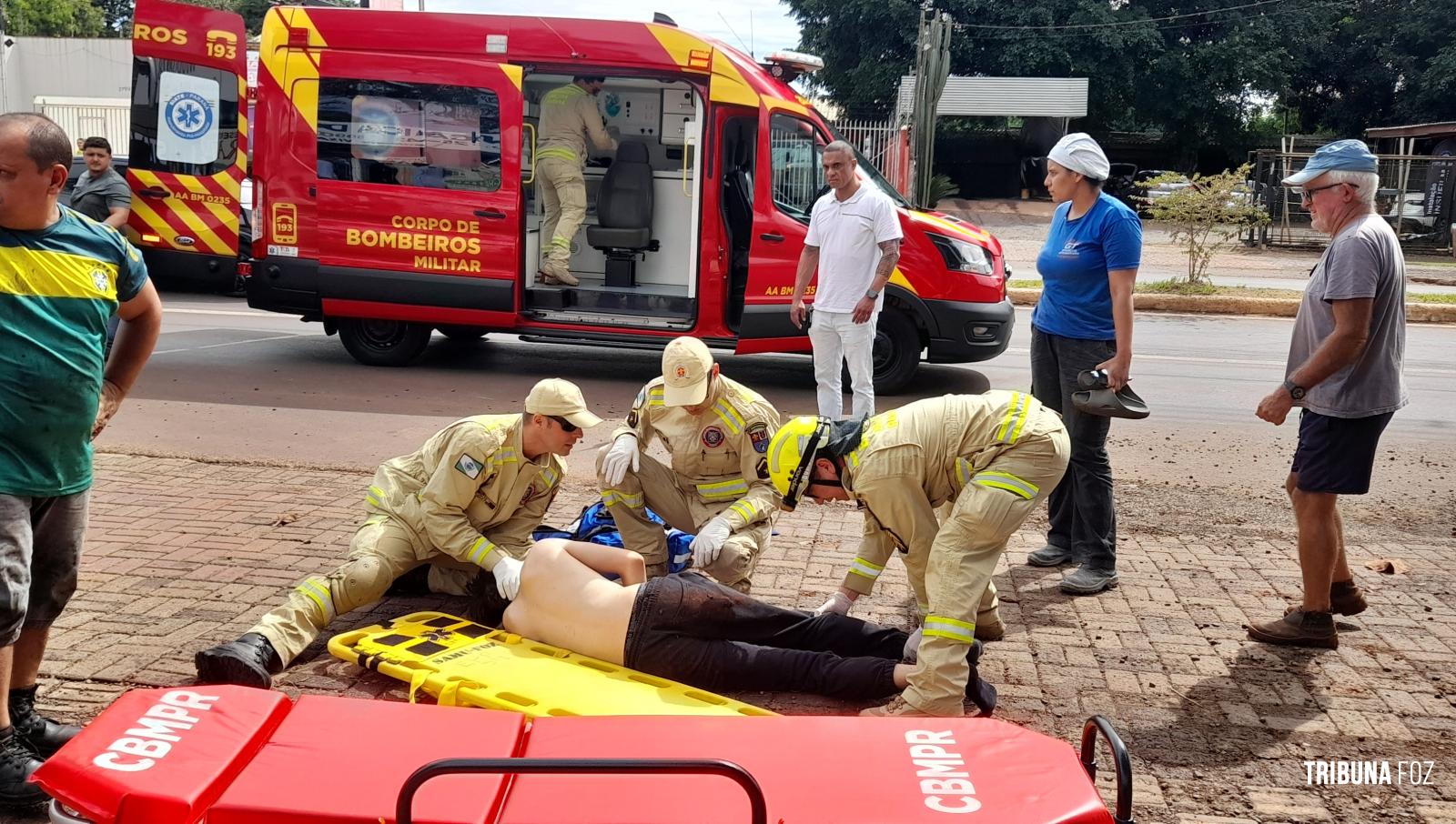 Adolescente com patinete elétrico é atropelado na calçada por um caminhão na Av. Felipe Wandscheer