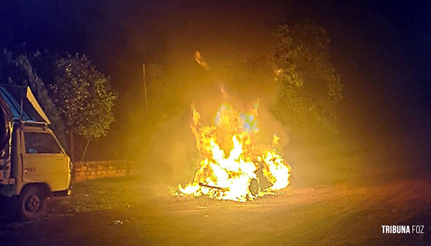 BMW X6 é incendiada durante a madrugada no Km 10 em Ciudad Del Este, no Paraguai