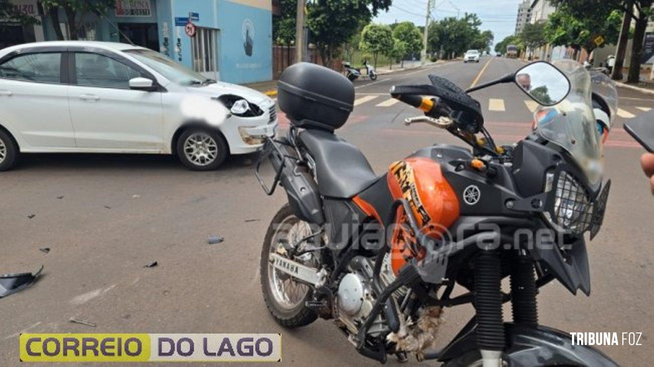 Colisão entre carro e moto é registrado no centro de Marechal Cândido Rondon