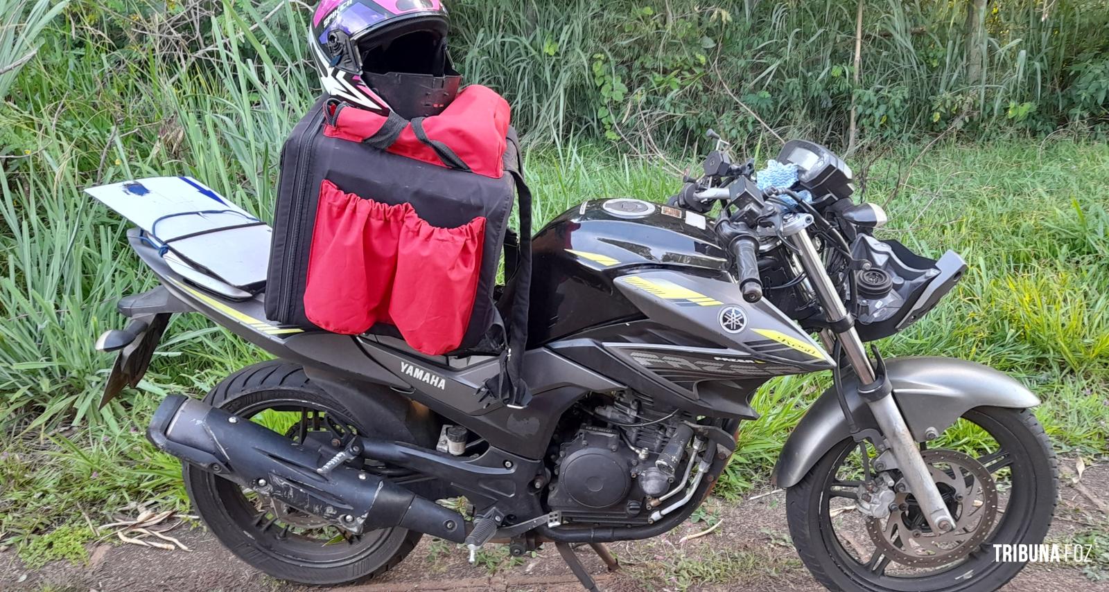 Motociclista fica gravemente ferido após colidir moto contra um poste de iluminação publica na Av. Beira Rio