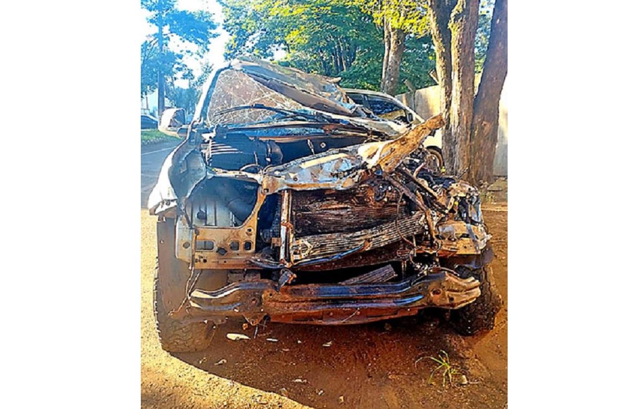 Motorista brasileiro morre após colidir caminhonete contra arvores em Santa Rita, no Paraguai