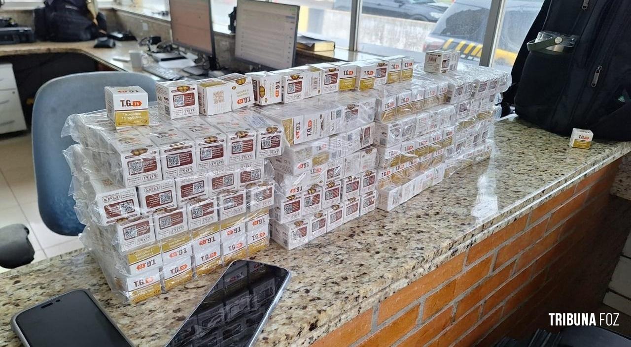 PF e PRF apreendem mais de 1.600 ampolas de medicamento irregular em ônibus na BR-277