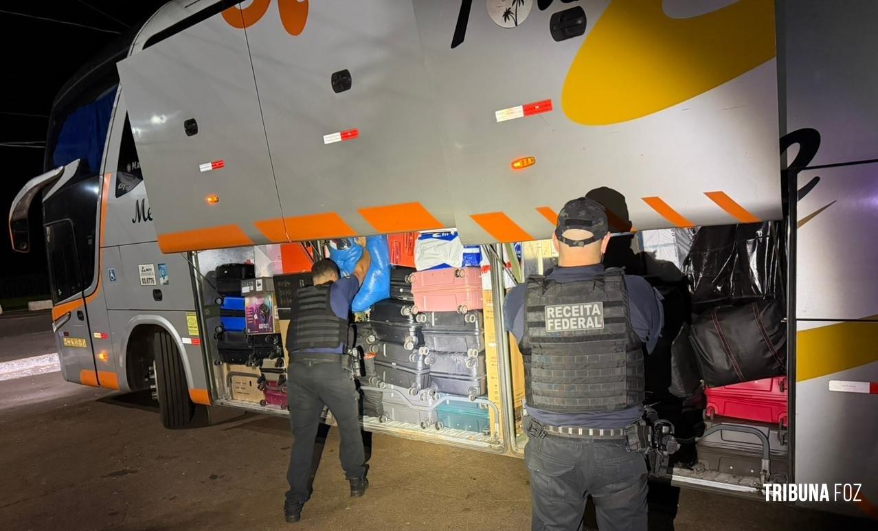 Receita Federal apreende ônibus de turismo na BR-277 com R$ 1 milhão em medicamentos, perfumes, iPhones e eletrônicos