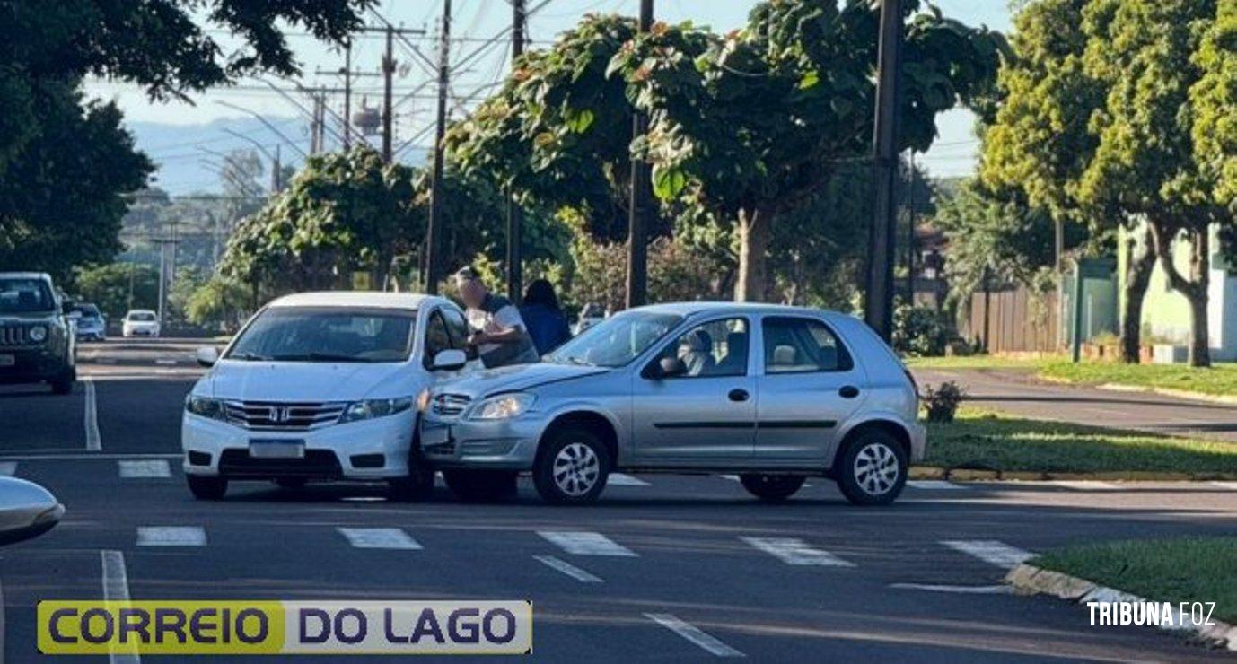 Acidente de trânsito é registrado em cruzamento movimentado de Santa Helena