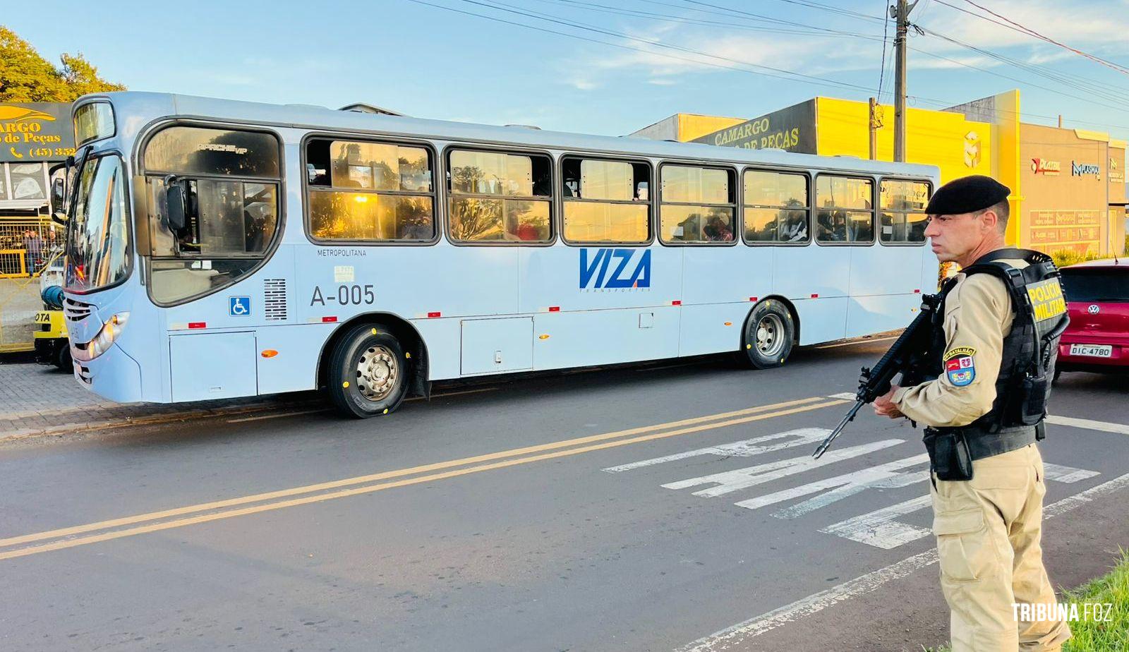 Denúncia de homens armados em ônibus de transporte coletivo mobiliza GM e PM na marginal da  BR-277 em Foz do Iguaçu