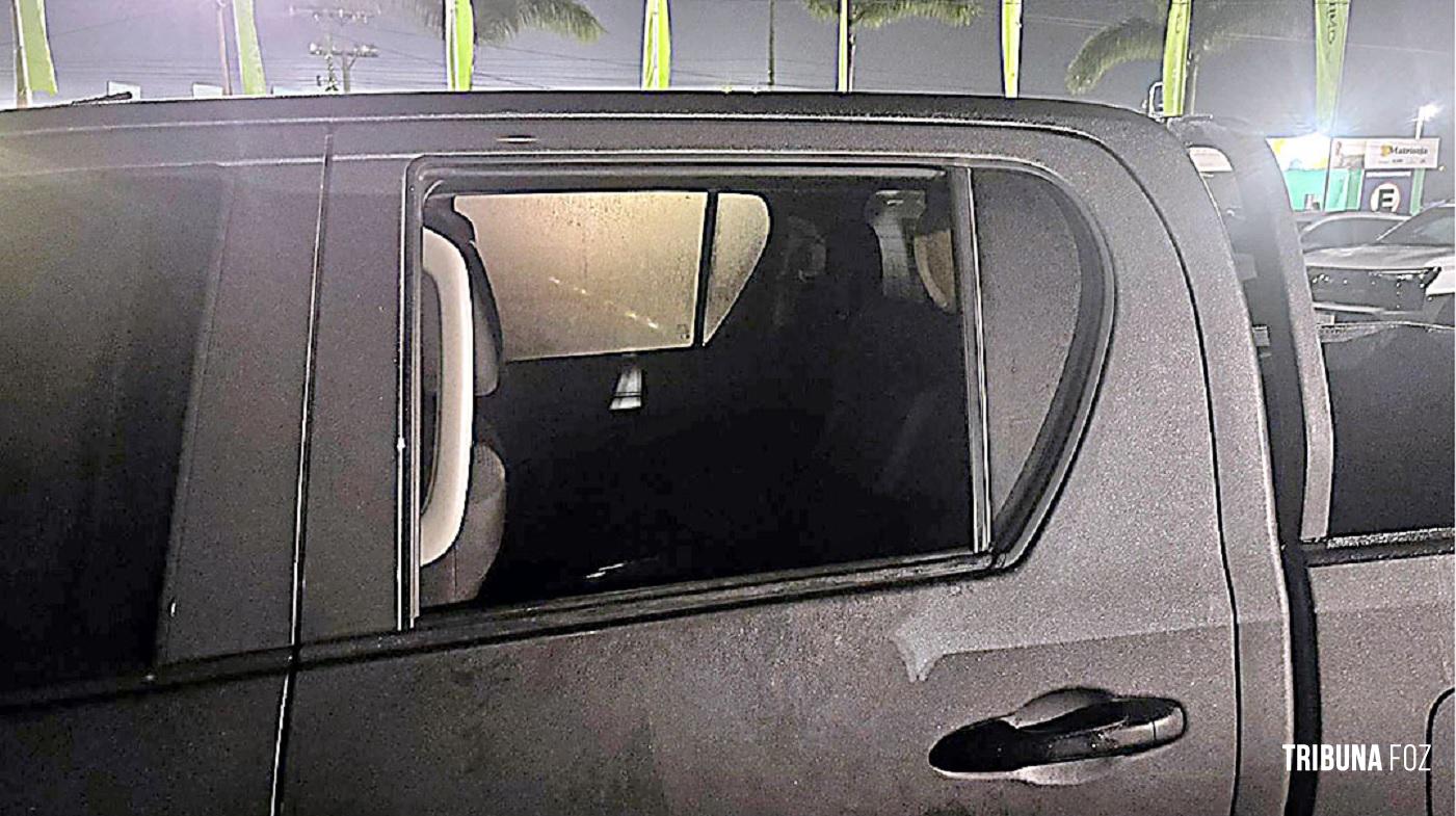 Ladrões roubam arma e objetos de valor após quebrarem janela em estacionamento na cidade de Santa Rita, no Paraguai