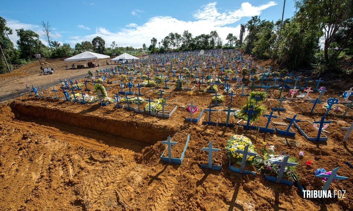 Negacionismo fez brasileiros "perderem" 3,4 anos de vida na pandemia