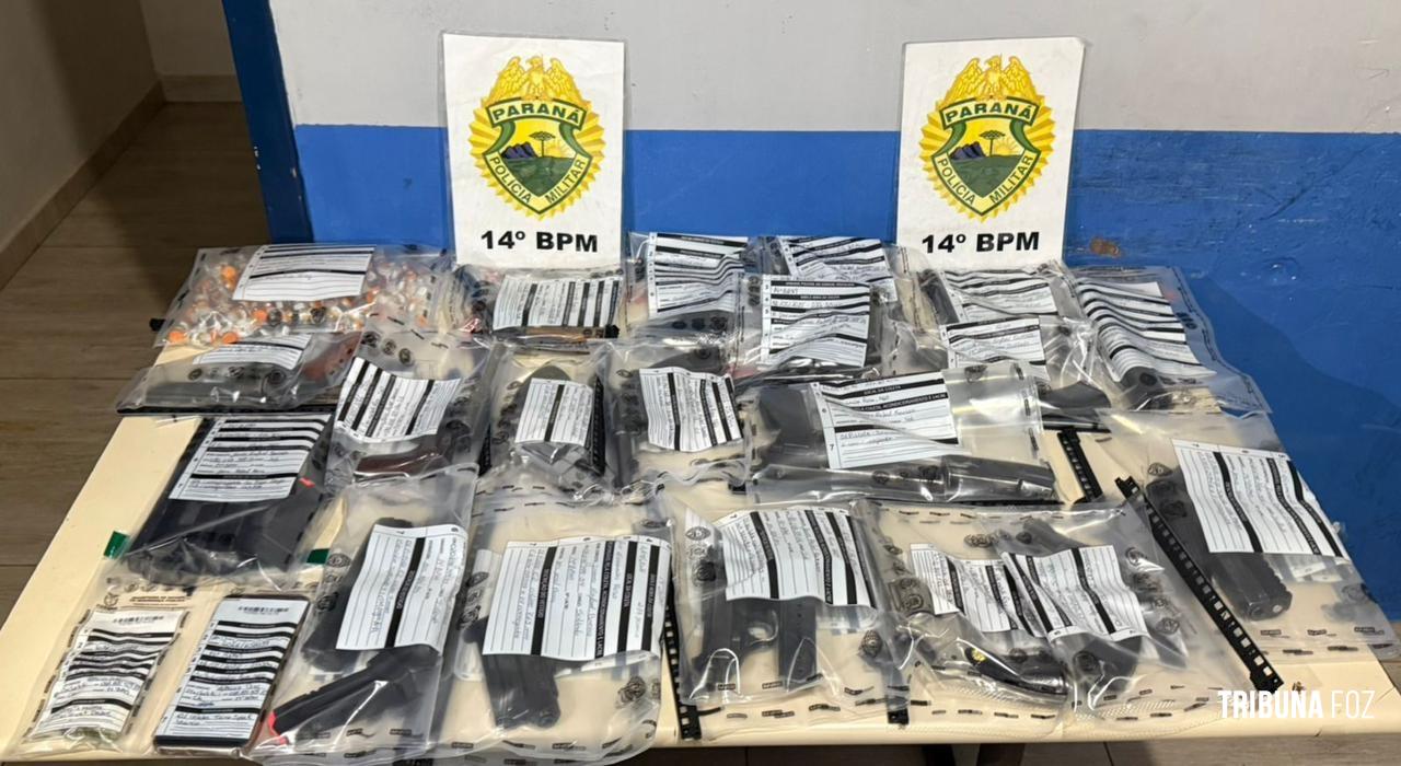 PM apreende arsenal de armas e medicamentos contrabandeados em Foz do Iguaçu