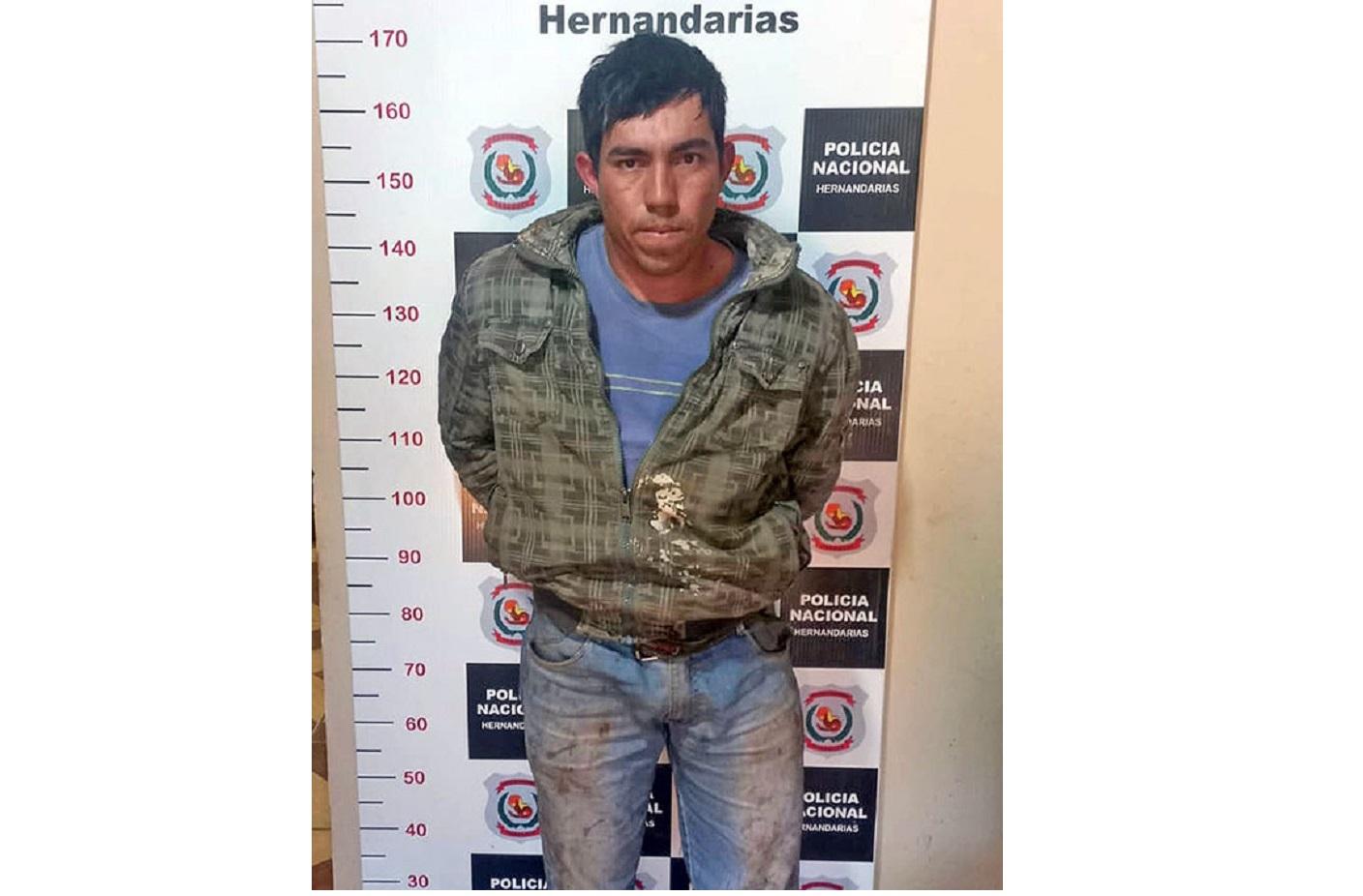 Preso depois de ficar 20 horas escondido no banheiro após atacar seu padrasto de 60 anos com um facão em Hernandárias