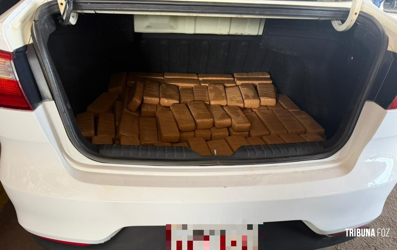 Receita Federal apreende 124,2 Kg de maconha em veículo na Ponte na Amizade