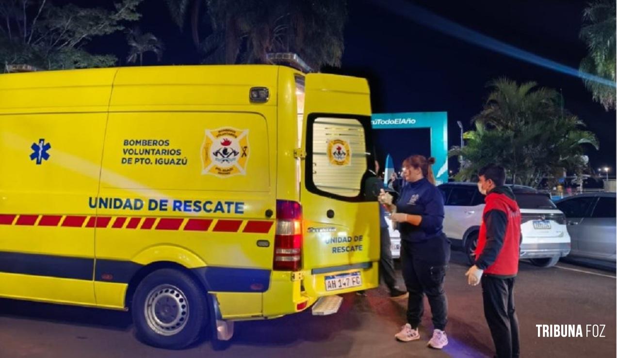 Bombeiros Voluntários auxiliam turista australiana após queda em Puerto Iguazu na Argentina