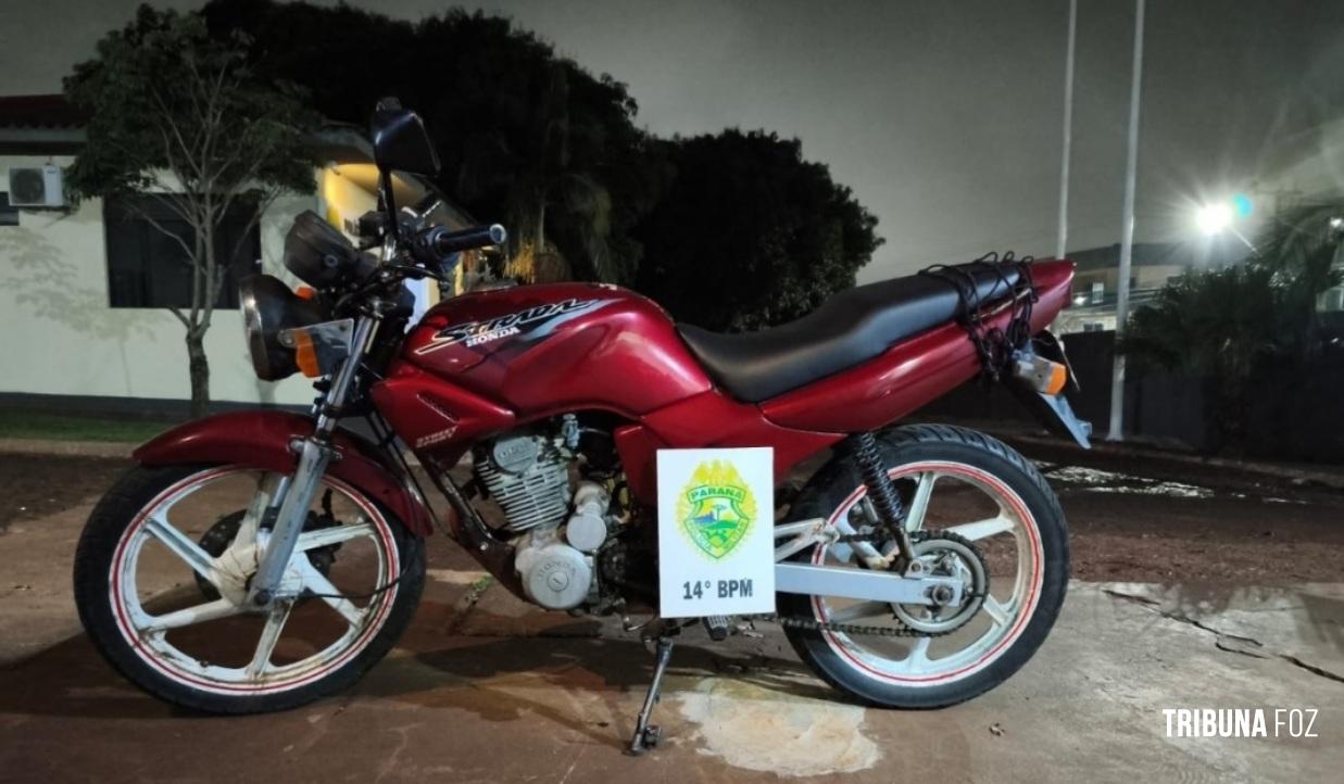 Motocicleta é apreendida durante abordagem policial no centro de Medianeira