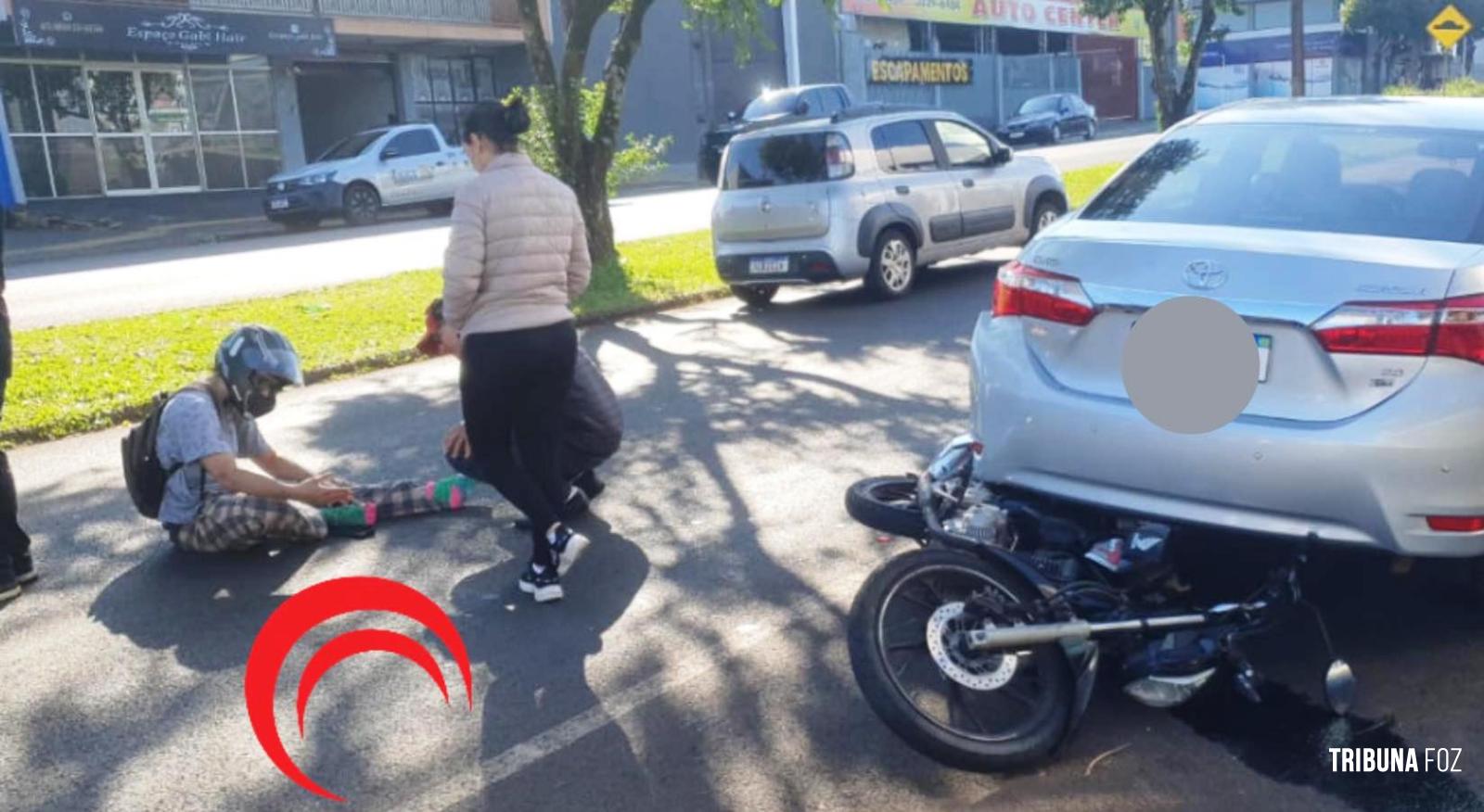Motociclista fica ferido após atropelar cachorro e colidir contra carro na região da Vila A