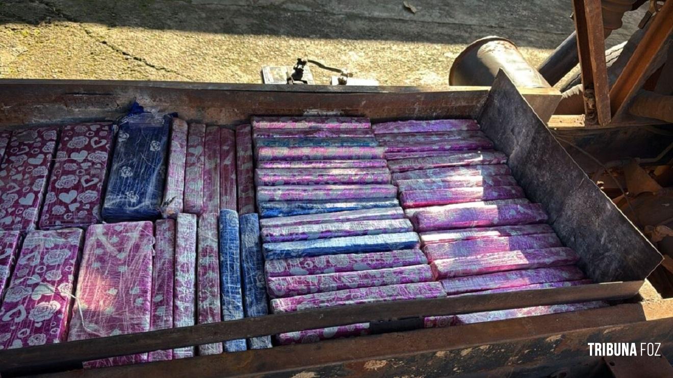 Motorista abandona caminhão com drogas após colisão com outdoor em Ciudad Del Este