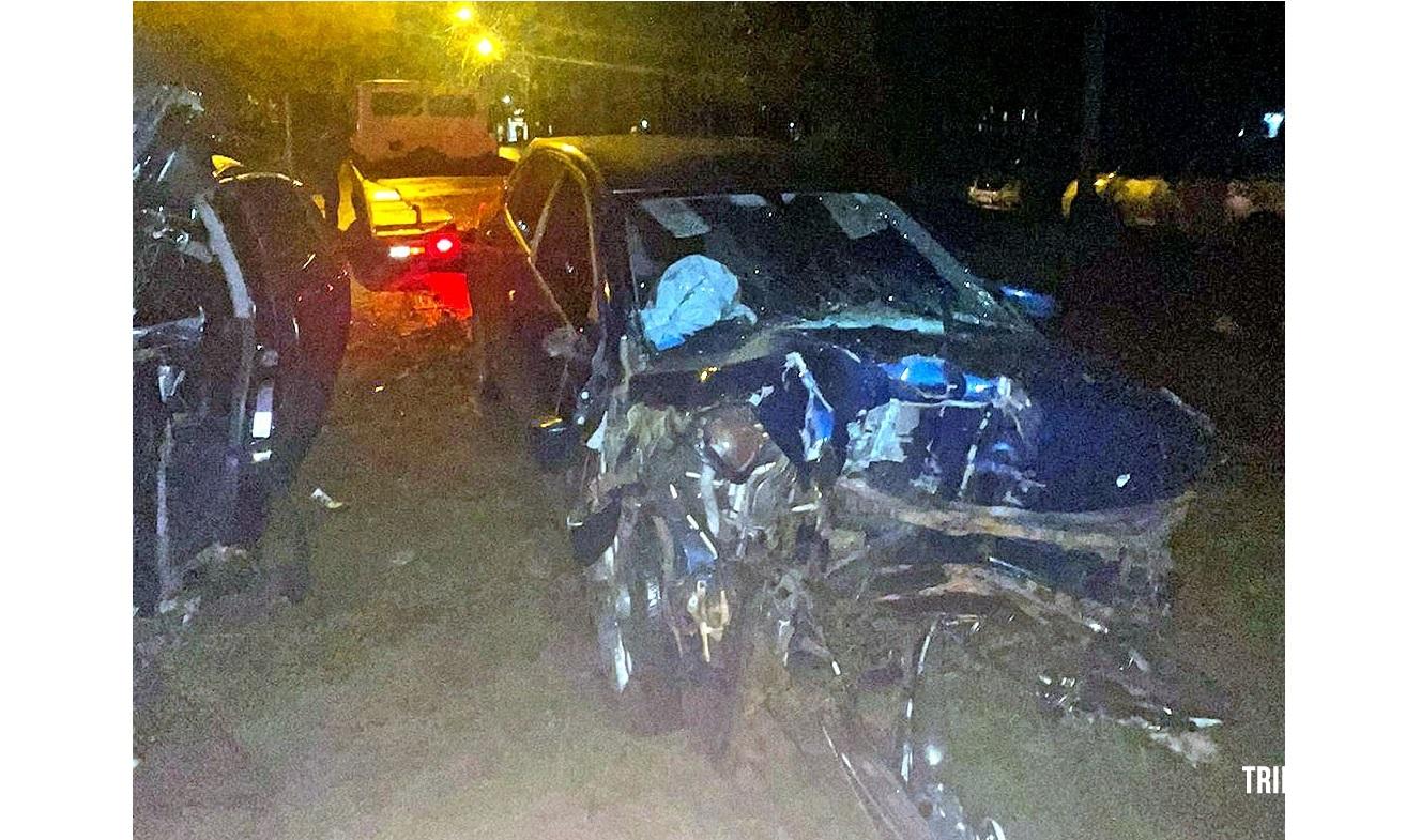 Motorista fica ferido após bater em árvore em Ciudad del Este no Paraguai