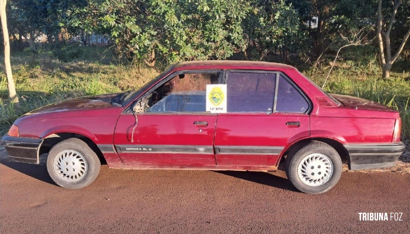 PM recupera veículo roubado no Bairro Três Lagoas em Foz do Iguaçu