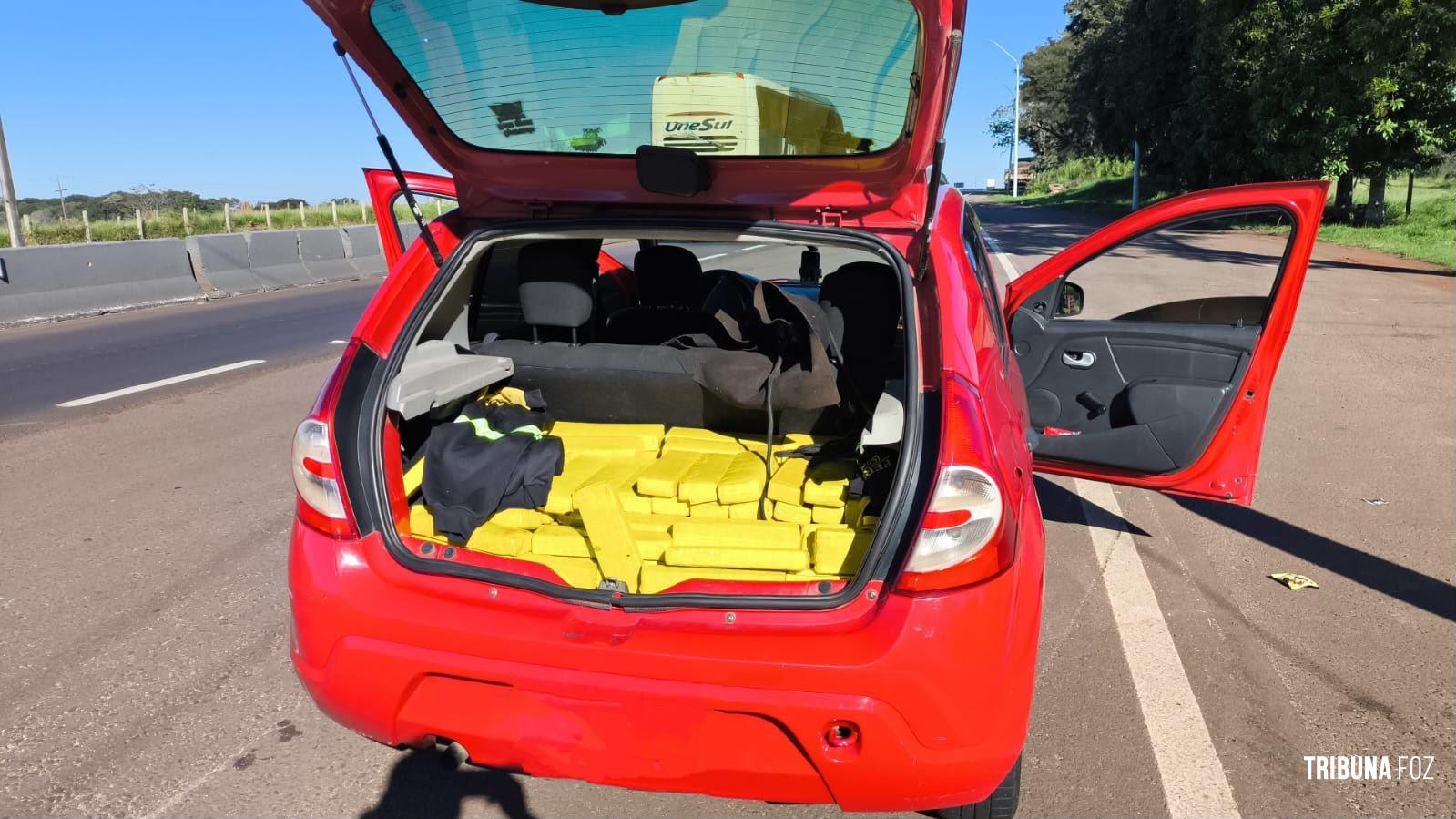 PRF prende casal transportando 138 quilos de maconha em Lindoeste