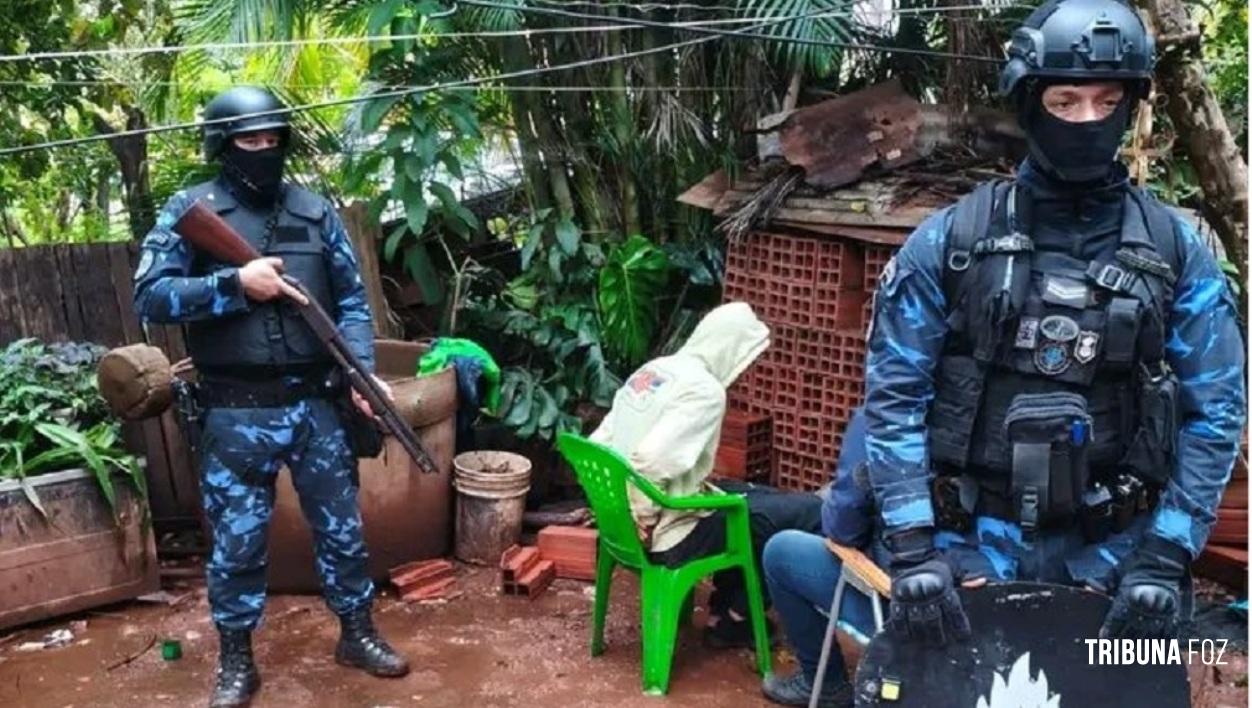Uma boca de fumo foi desmantelada em Puerto Iguazú onde 3 pessoas foram presas e mais de 70 doses de drogas apreendidas