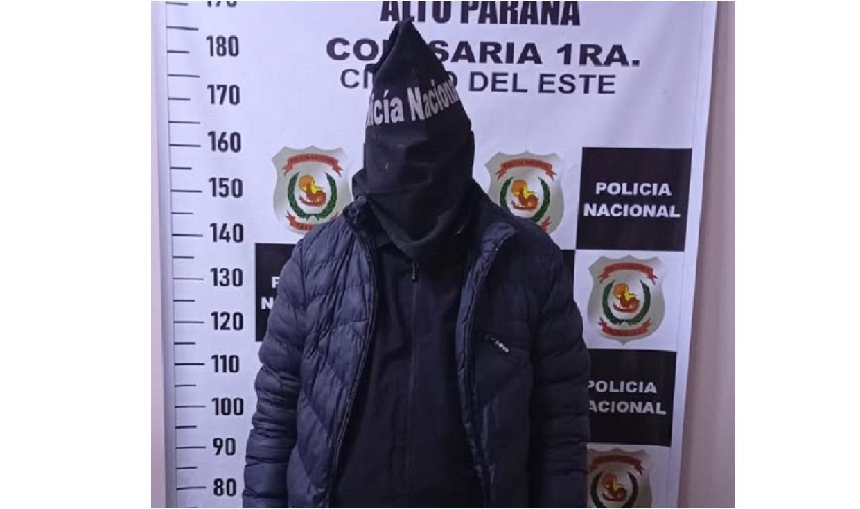 Vigilante preso após suposto roubo de G$ 3 milhões de guaranis do seu local de trabalho em Ciudad Del Este