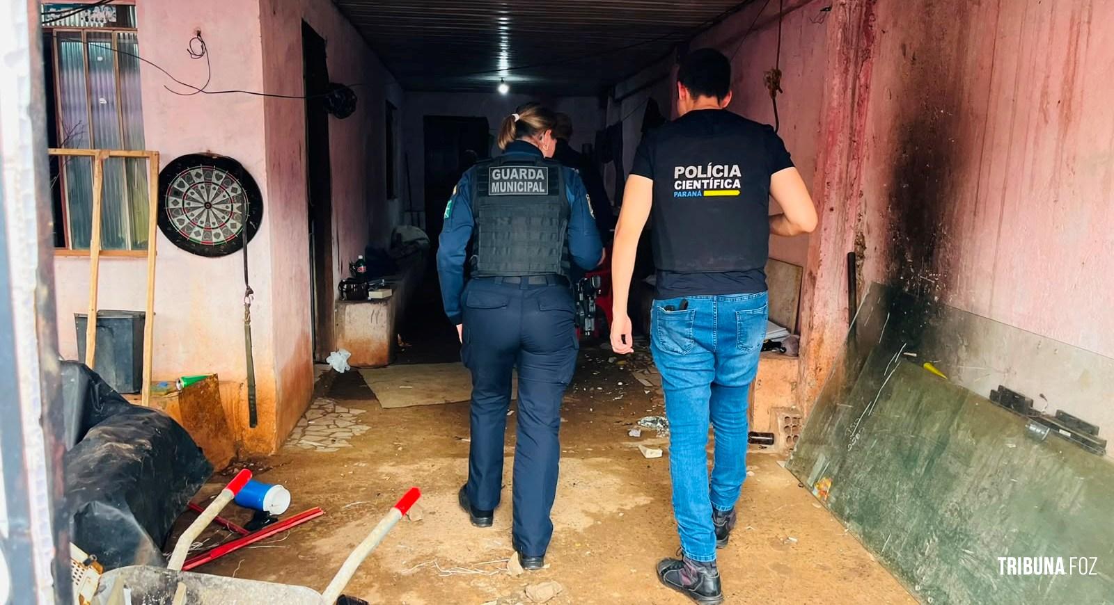 Casa onde ocorreu duplo homicídio, seguido de ocultação de cadáver é periciada  