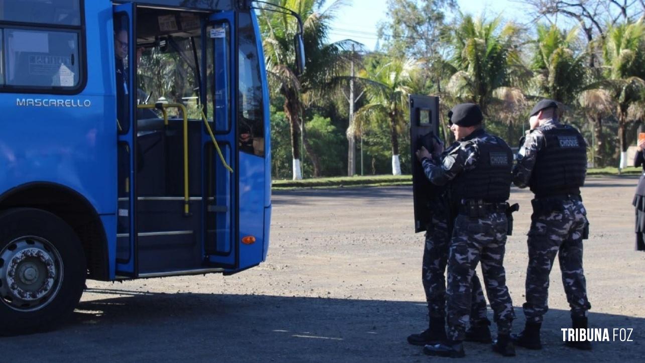 Companhia de CHOQUE da PM promove simulado de gerenciamento de crises durante SIPAT em Foz do Iguaçu