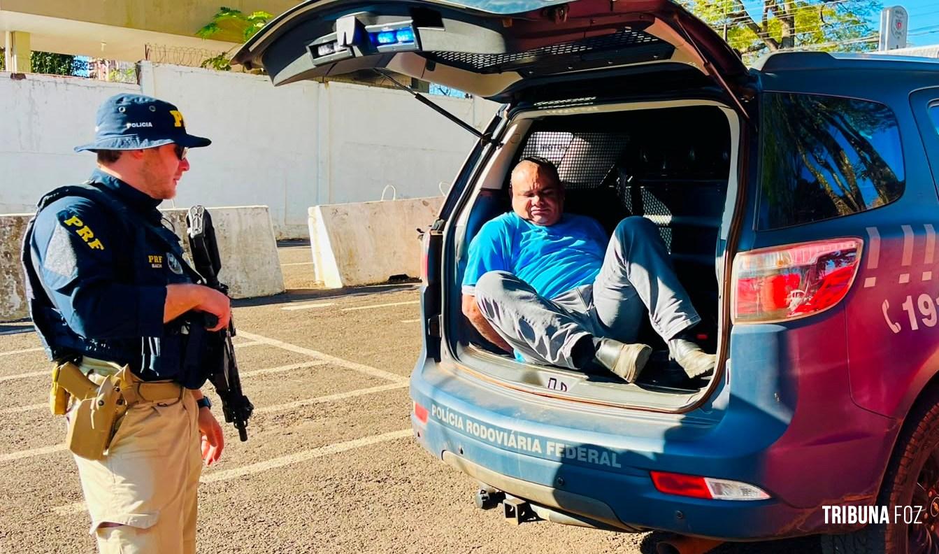 Homem com Mandado de Prisão por ameaça e organização criminosa é preso em ação conjunta da PRF e Polícia Militar