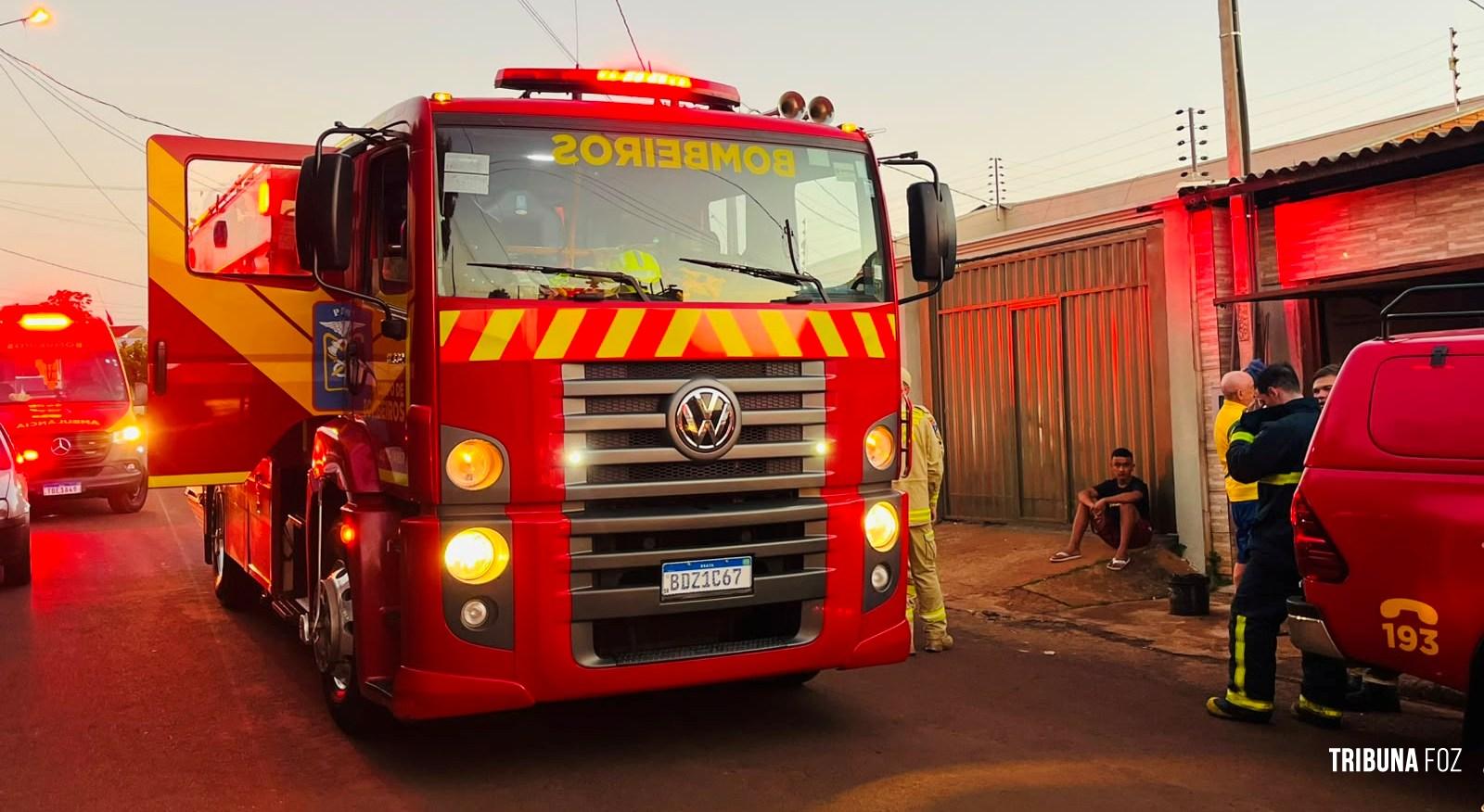 Incêndio em residência mobiliza Corpo de Bombeiros e deixa homem ferido no Lagoa Dourada em Foz do Iguaçu