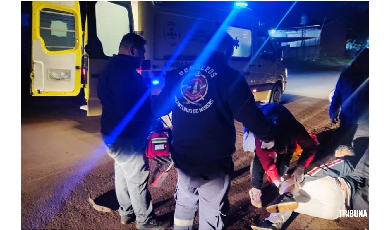 Motociclista sofre fratura após acidente no bairro de Belén em Puerto Iguazú, na Argentina