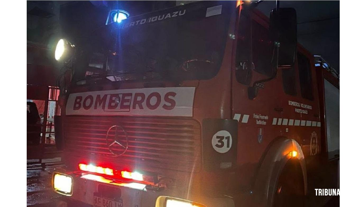 Pequeno incêndio em cabana é controlado pelos Bombeiros Voluntários de Puerto Iguazú
