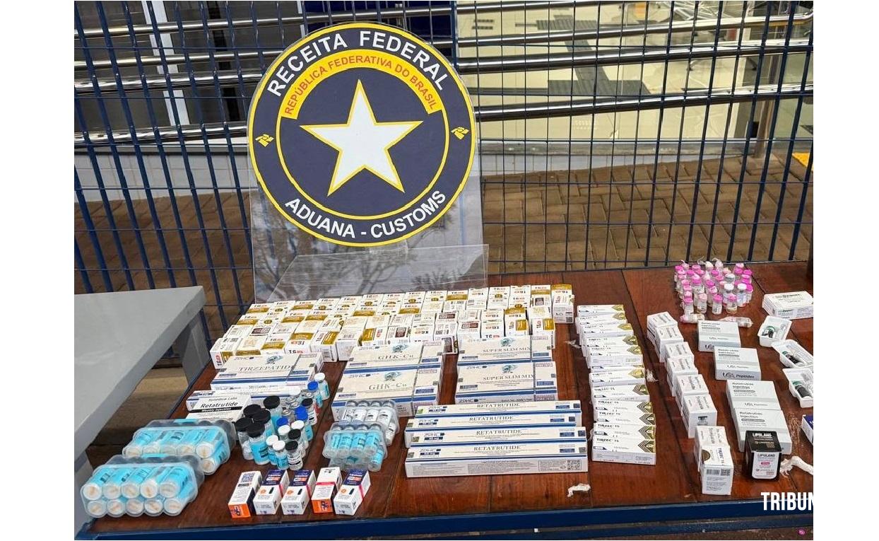Receita Federal apreende mais de 400 ampolas de medicamentos ocultas em painel de veículo na BR-277