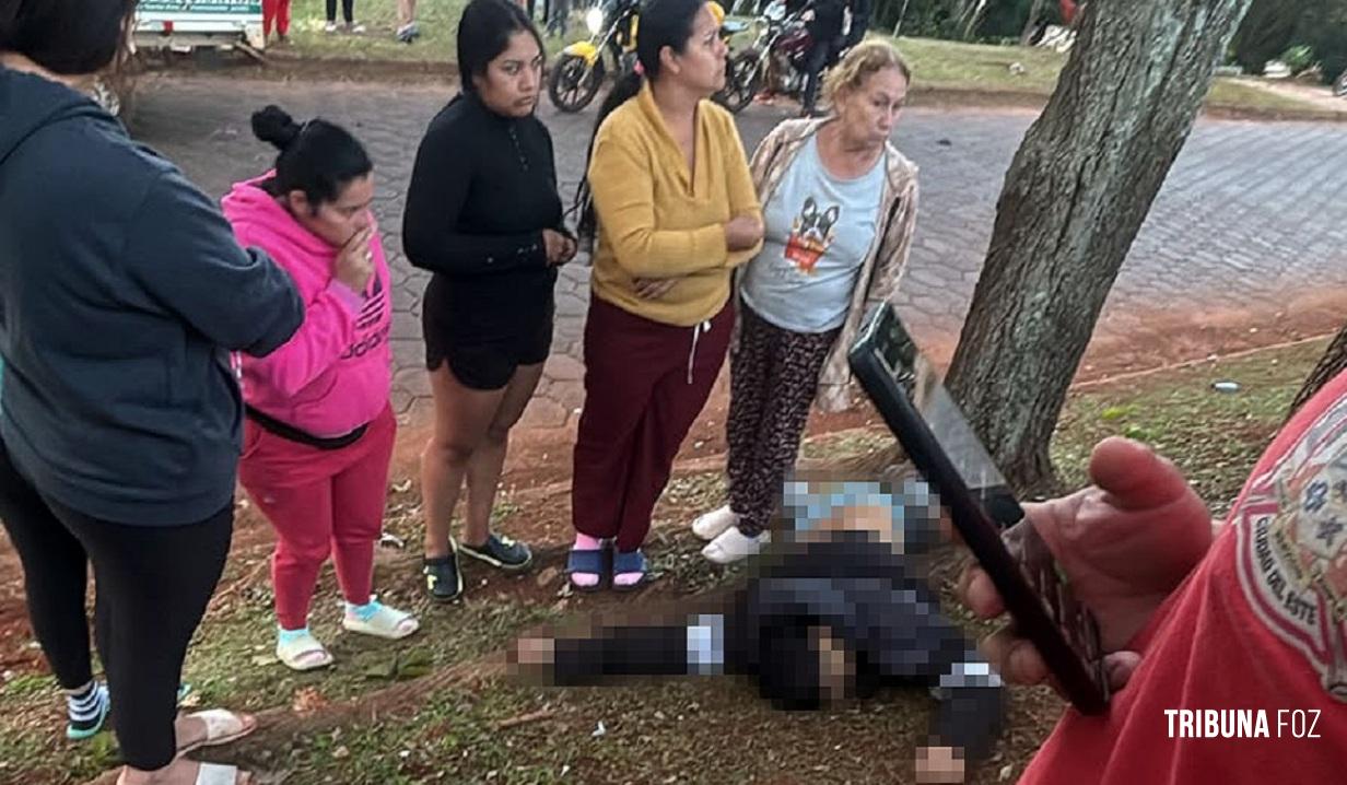 Um motociclista de 29 anos morreu após perder o controle e colidir com uma árvore no bairro de Boquerón II, em Ciudad Del Este