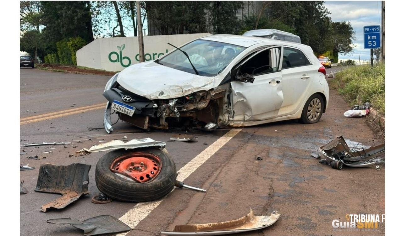 Acidente entre Hilux e HB20 deixa três pessoas feridas na PR-495 em Missal