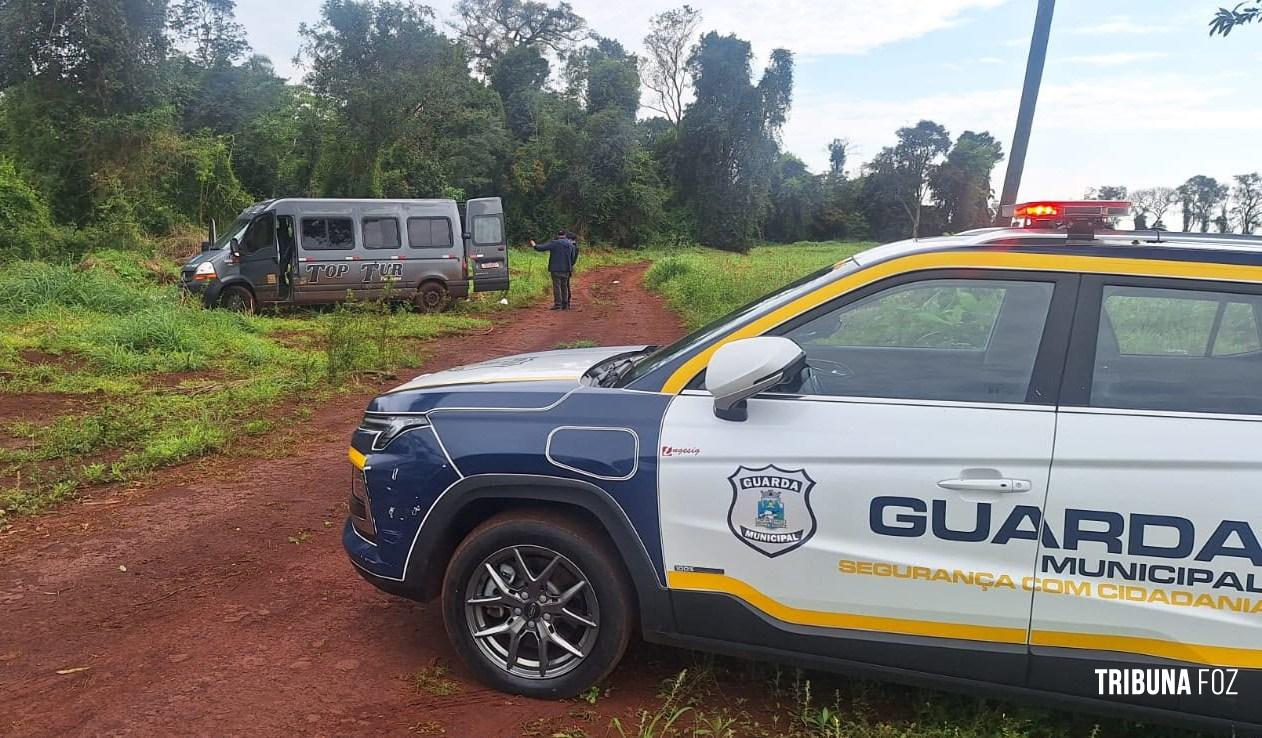 Guarda Municipal encontra van levada durante assalto na BR-277 em Foz do Iguaçu