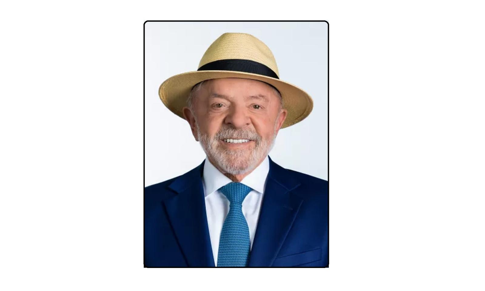 Lula usa chapéu pela primeira vez em foto de urna; TSE flexibilizou regra em 2022