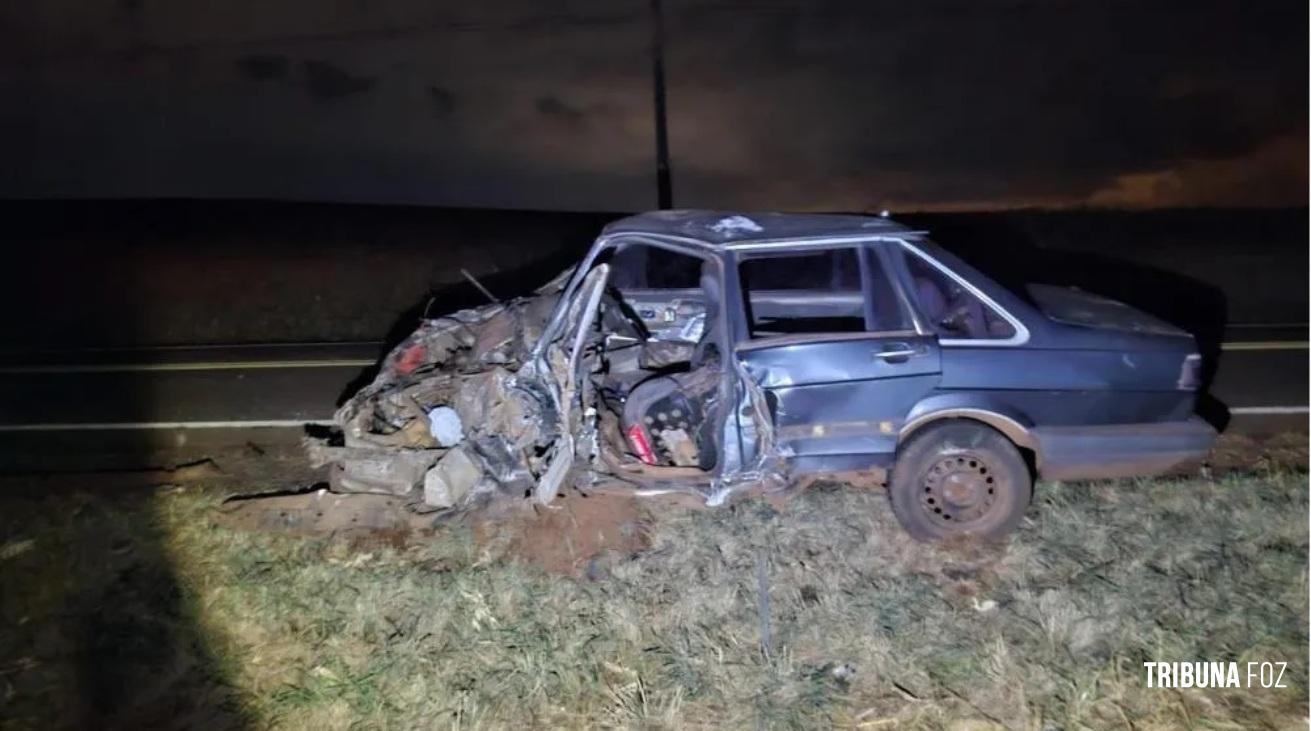 Motorista fica ferido após colisão lateral entre carro e caminhão na PR-495 em Medianeira
