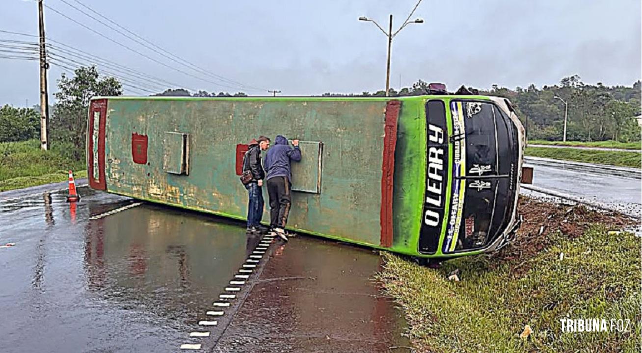 Ônibus capta ao desviar de caminhão na Ruta PY-02 no Paraguai