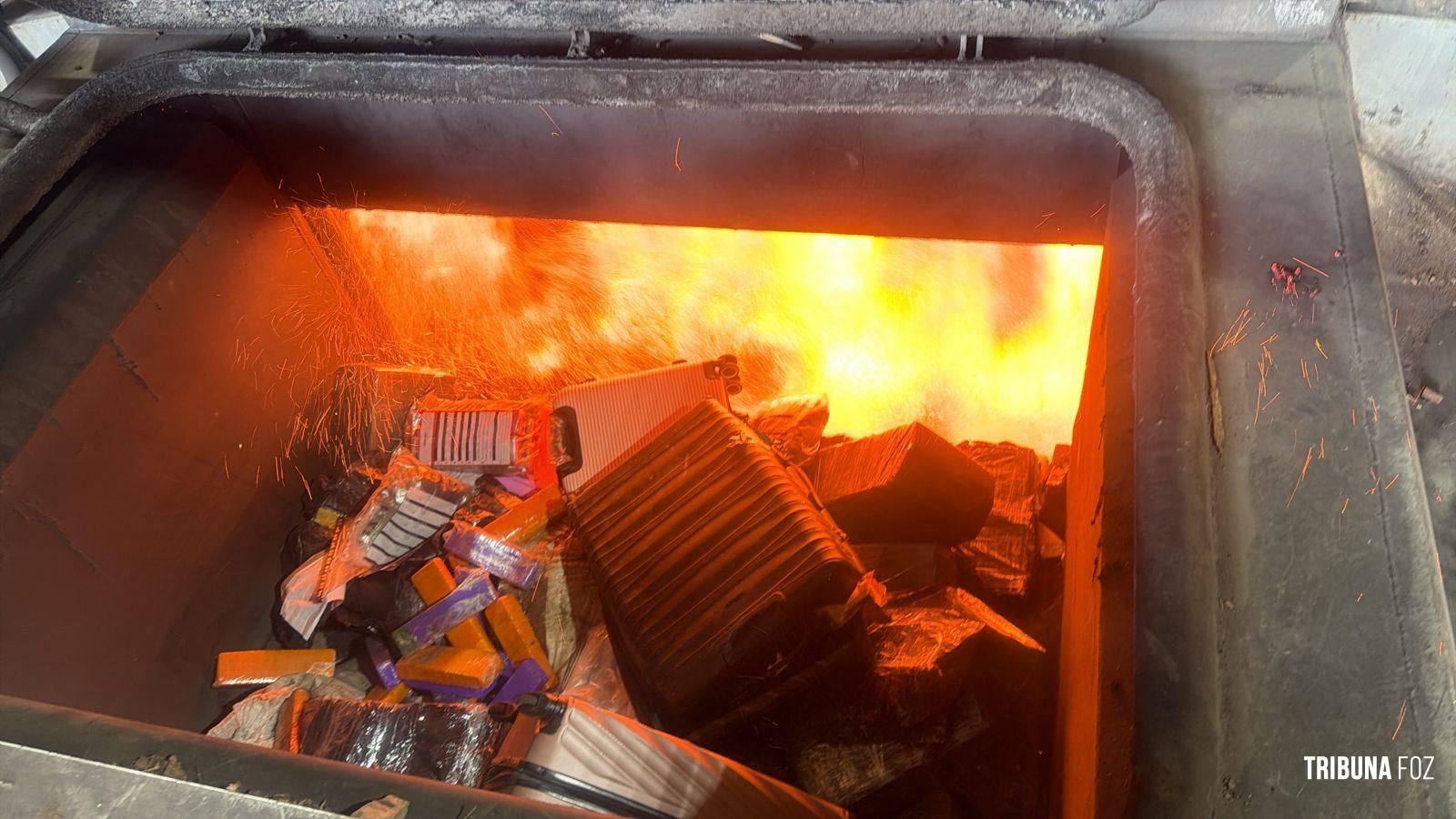 Policia Civil realiza incineração de mais de 17 toneladas de drogas apreendidas em Foz do Iguaçu