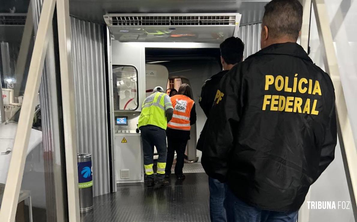 Quatro passageiros são retirado de aeronave após fazer referência a possível bomba em caixa de som no Aeroporto de Foz do Iguaçu