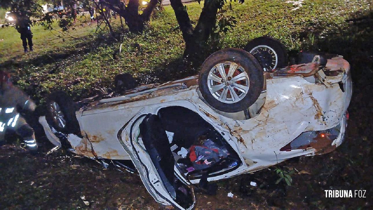 Acidente com capotamento deixa três pessoas feridas na Rodovia PY02 no Paraguai