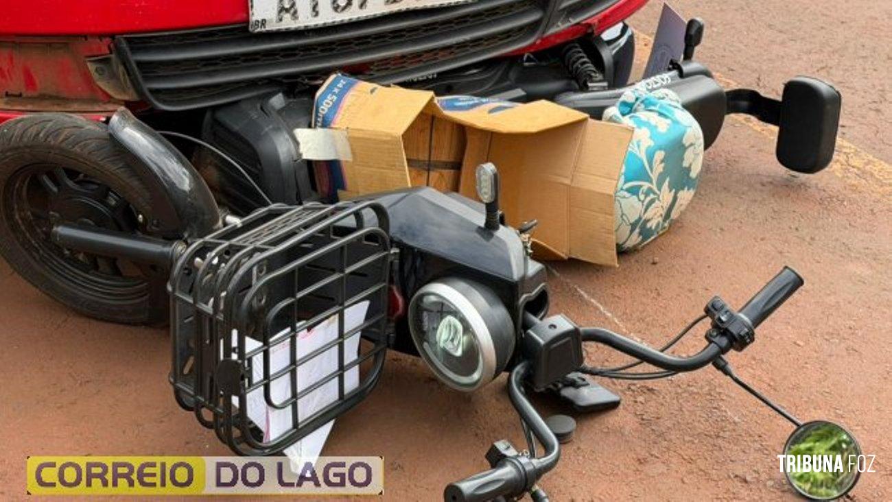 Idoso fica ferido após colisão entre scooter elétrica e VW Saveiro no distrito de Sub-Sede em Santa Helena